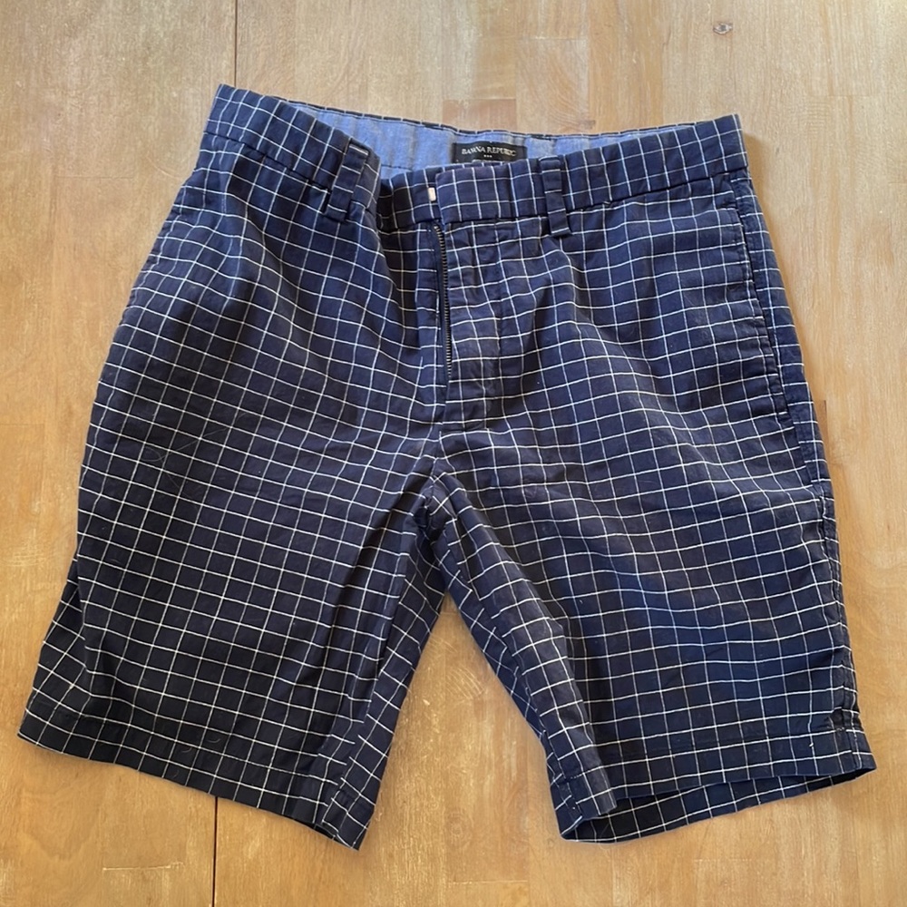 Banana Republic navy and white shorts
